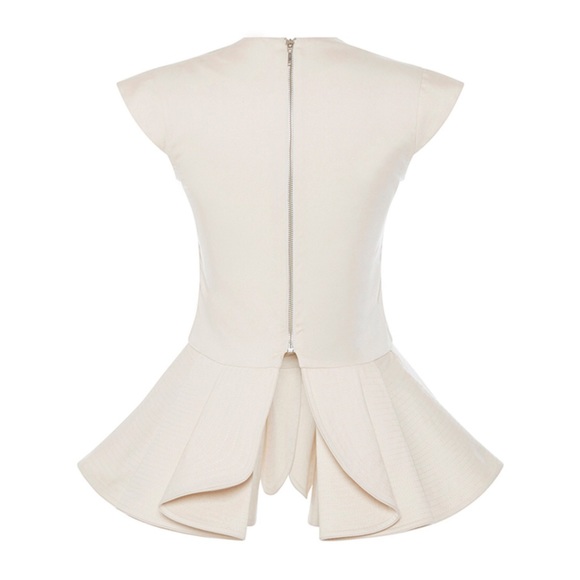 🌸 Exaggerated Ruffle Peplum Cream Tie Top - Picture 3 of 8